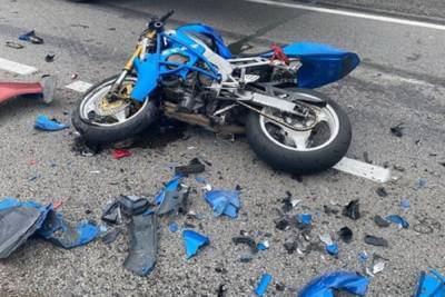 В Белгородской области мотоцикл догнал легковушку: один человек погиб
