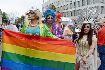 ЛГБТ-марш на Украине накануне визита Зеленского в США закончился дракой