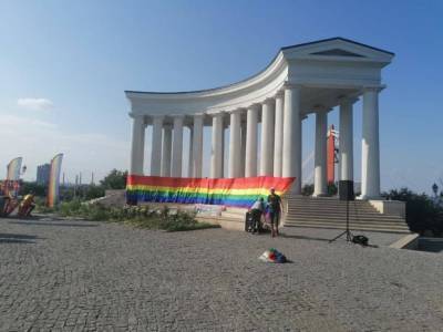 В Одесі пройшли хода «за традиційні цінності» та ЛГБТ-прайд. Не обійшлося без сутичок