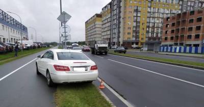 Выехал на встречку и врезался в дорожный знак: в Калининграде водителю стало плохо за рулём