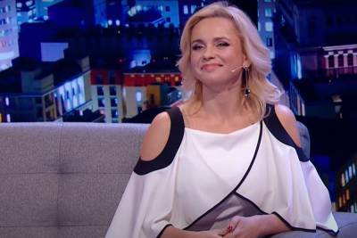 Фигурка просто загляденье: звезда канала "Украина" Лилия Ребрик очаровала плавными изгибами в шикарных нарядах