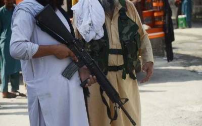 Талибы расстреляли известного в Афганистане народного певца Фавада Андараби, - СМИ