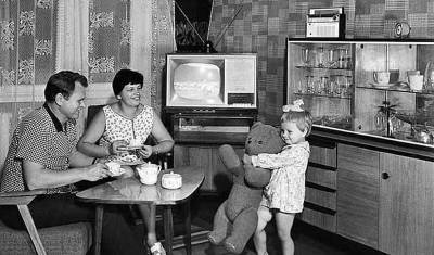 Просто купались в счастье… Пять самых стойких мифов о семейной жизни в СССР