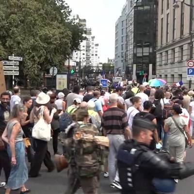Во Франции 160.000 человек протестовали в субботу против системы Ковид-пропусков