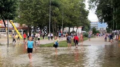 Синоптик назвал уходящее лето в России рекордным по числу опасных метеоявлений