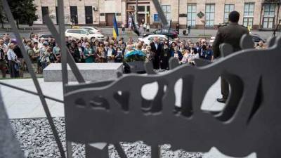 В Киеве открыли Мемориал воинам, погибшим на войне на Донбассе