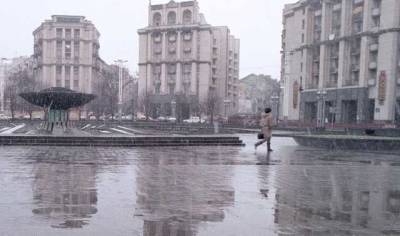 На Киев обрушился ливень: центр затопило