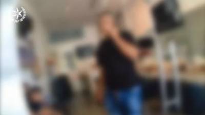 Стрижка с коронавирусом: зараженный парикмахер в Бат-Яме продолжал принимать клиентов