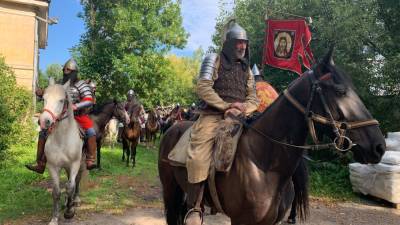 В Торжок Тверской области прибыли участники уникальной исторической реконструкции конного похода Александра Невского