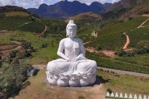 В Бразилии построили статую Будды выше статуи Христа в Рио