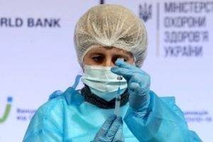 Киев решил расторгнуть контракт по поставкам вакцин двух производителей