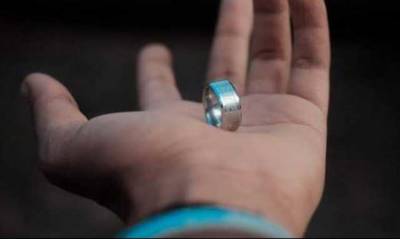 Пришлось везти в больницу: украинец надел на половой орган золотое кольцо и не смог его снять