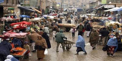 Центробанк Афганистана ограничил снятие средств со счетов до 200 долларов в неделю