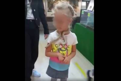 В контактном зоопарке Екатеринбурга змея укусила девочку