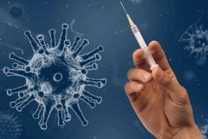 "Чаще заболевают молодые": названы симптомы коронавируса у вакцинированных
