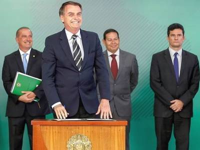 «Три варианта: меня арестуют, убьют или переизберут»: президент Бразилии Болсонару «предрек» свою судьбу