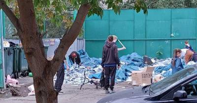 Сотни посылок AliExpress на свалке растащили за час в Екатеринбурге