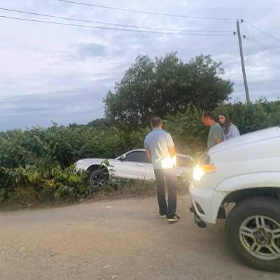 Южносахалинцы отказались помогать водителю, попавшему в кювет