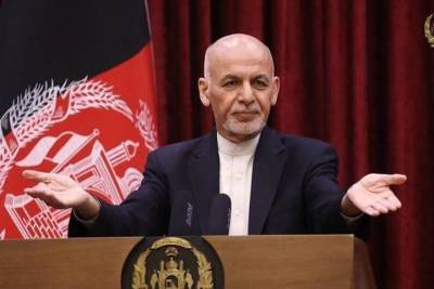 Президент Афганистана призвал к войне против талибов, чиновники - к передаче власти третьей стороне