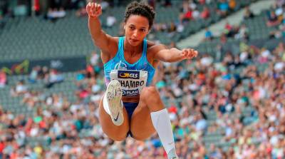 Немка Малайка Михамбо завоевала золото Олимпиады в прыжках в длину