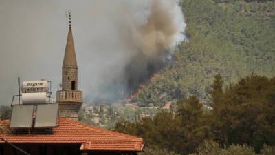 Новости на "России 24". В Турции и Греции не утихают леные пожары