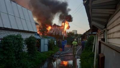 В Уфе огонь уничтожил сразу три дома