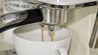 Диетолог Белоусова призвала не пить кофе и газировку натощак