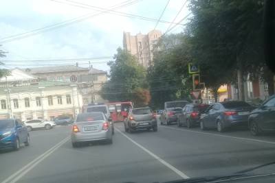 На перекрестке в центре Рязани уже два дня не работает светофор