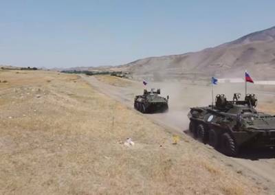 Российские миротворцы отработали в Карабахе тактику ведения современного боя