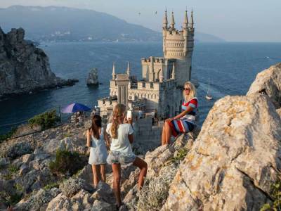 За семь месяцев Крым посетили более пяти млн туристов