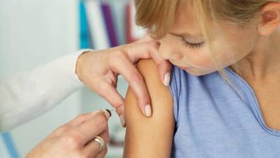 Министерство здравоохранения разрешило вакцинацию детей с 12 лет