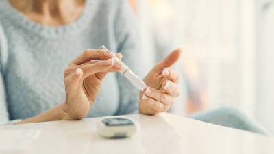 Диетолог рассказал о риске для диабетиков от употребления арбуза