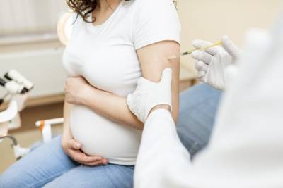 Три беременные сибирячки вакцинировались от коронавируса