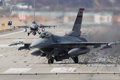 ВВС США нанесли авиаудары по позициям талибов на юге Афганистана