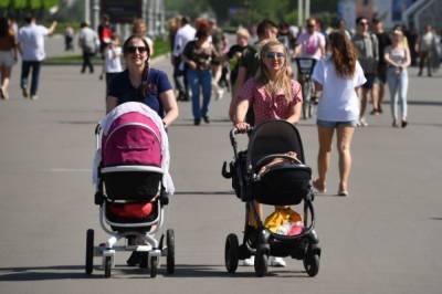 Кабмин выделил 50 млрд рублей на пособия беременным и родителям-одиночкам