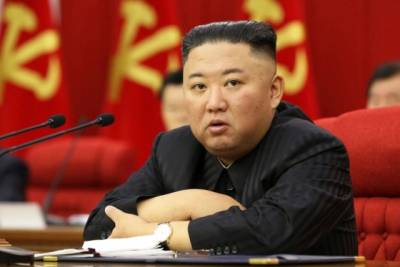 Ким Чен Ын казнил генерал за критику его приказа о поставках продовольствия голодающим корейцам