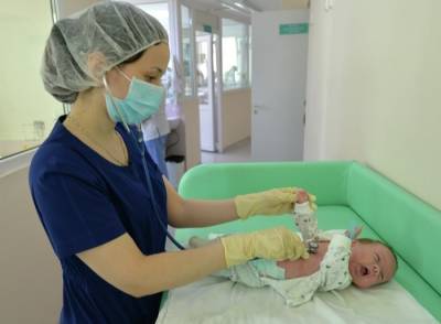 Пандемия COVID-19 незначительно увеличила процент детей, рожденных вне брака в Петербурге