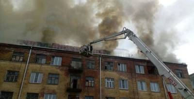 Пожар вспыхнул в четырехэтажном жилом доме во Владимирской области
