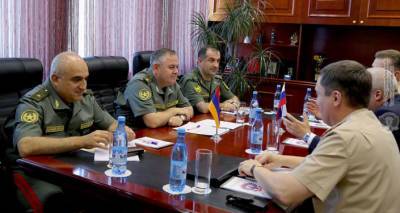 Начальник Генштаба Армении встретился с послом России