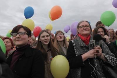 Тимур Булатов - Петербургские феминистки начали бороться с противником геев Булатовым его же методами - neva.today - Санкт-Петербург
