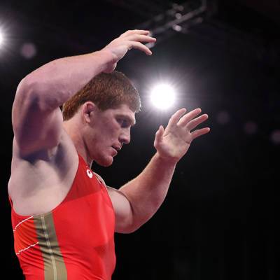 Россиянин Муса Евлоев завоевал золото Токио в греко-римской борьбе