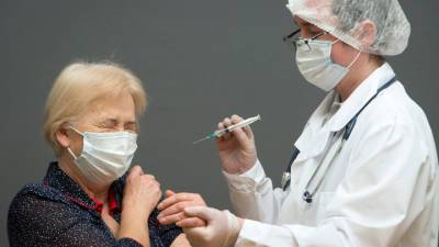 Мурашко призвал вакцинироваться всех, кто старше 60-ти