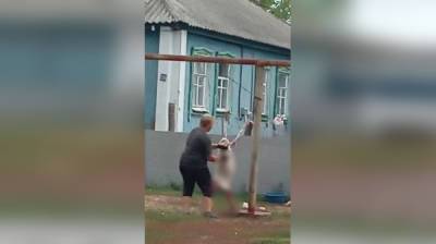 В Воронежской области женщина на глазах у детей зарезала привязанного к столбу козлёнка