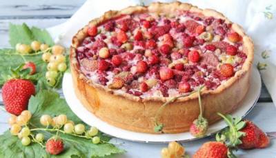 Заливной пирог с ягодами