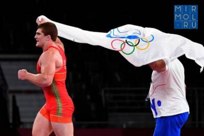 Муса Евлоев принес России первое золото в греко-римской борьбе в Токио