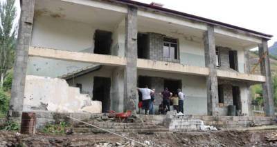 В Шурнухе и Воротане проводится капремонт двух зданий: 11 семей получат квартиры