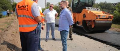 Между Новопсковом и Марковкой на Луганщине проводят масштабный ремонт дороги (фото)