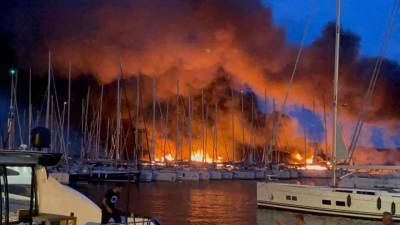 В Хорватии вторые сутки бушуют лесные пожары