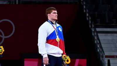 Путин поздравил борца Евлоева с золотом Олимпиады