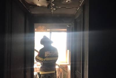 На пожаре в многоквартирном доме на Серебровской погиб мужчина